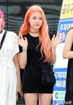 [E포토]모모랜드 주이 오렌지빛 헤어 #SBS연예뉴스 #SBSStar #EntertainmentNews | 사진, 친구, 미국
