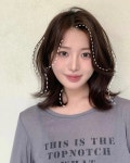가벼우면서 풍성한 #중단발펌 〰️☁️ 손질이편한#굵은c컬 을 좋아하지만, #헤어컨설팅 시 웨이브가 더 잘어울리는분들도 많아요!... 
