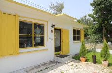 [오키나와 여행] 이국적인 풍경, 오키나와 외국인 주택 마을, 미나토카와 스테이츠 타운 | Outdoor decor, Home decor, Outdoor