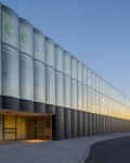 facades, glass에 있는 핀