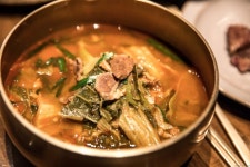 한우국밥 모임이 한우전문점인 우텐더에서 있었다. 좋은  한우만을 고집한다는 곳으로 강남에서는 착한가격의 한우점이라고 한다. 그래도... 