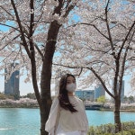 오늘은 #석촌호수 갔더니 뭔지 모르지만 피드에서 보이던 초대형 벨리곰도 계시고 ㅋㅋ 이번주 주말에 진짜 예쁠거같아요~ 모두 …