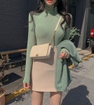 4 条评论 - 세컨드세컨🌹세컨에디션(주) (@seconde_secon) 在 Instagram 发布：“인기 많은 코디 다시보기💚 #세컨드세컨_인기코디 . 바로... 