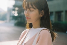Pin oleh 서 현 di 숮이 | Bae suzy, Selebritas, Gadis cantik