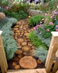 Garden path - intriguing considering the amount of fallen wood in my backyard… would love to use it to make beautiful areas elsewhere... 