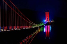 “야간의 출렁다리, 이렇게 멋있을 줄 몰랐죠”… 친구들과 가기 좋은 무료 여행지 3곳