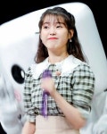 IU에 있는 손 나은님의 핀