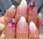Simple Pretty Snow flakes and Stone Accents | 네일아트, 네일, 분홍 네일