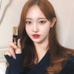 Pin page 부영 on Instagram: “입생로랑 립 써본거중에 개인적으로 가장 이쁜 색감이라고 생각하는 #베르니아레브르 #9호 #12호 ! 오늘... 