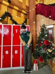 [TREASURE MAP] 🎄트리스마스 파티 Behind Photo 🎁 | Weverse media in 2023 | Treasure maps, Christmas party, Christmas