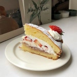 #망원동 #오코드 #빅토리아케이크 #victoriacake 맛은 괜찮았지만 개인적으로 빅토리아케익은 묵직한 시트를 좋아해서 그런지 조금 가벼운게... 