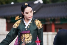 Pin oleh 훼 di 슈룹 Under The Queen’s Umbrella