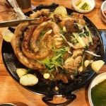 전체 메뉴는 소곱창과 돼지야채곱창뿐이지만 유명연예인들이 즐비한 맛집 - 2021 | 식품 아이디어, 요리, 음식
