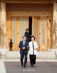 Pin page 남북정상회담을 위해 청와대 관저를 나서는 문재인대통령 | History, Presidents, Photo