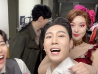 MJ 엠제이 아스트로 MJ 엠제이 아스트로 | Fashion, Pearl earrings, Crown jewelry