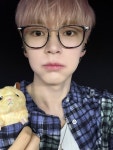 Pin page Pin di haorunspop su 빙빙 nel 2024