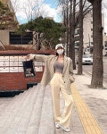 메이빈스 공식 인스타그램 on Instagram: “#자켓맛집 메빈표 체크 자켓🧡 데일리&캐주얼 다양한 연출이 가능합니다➿ 완벽한... 