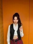 Pin page NMIXX Sullyoon 230909 c | 윤아, 여배우, 배우