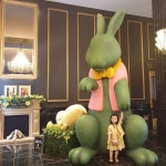 유니버셜스튜디오 바로 앞에 위치한 The park front hotel. 로비는 이상한나라앨리스느낌에 엘리베이… | Instagram posts, Dinosaur... 