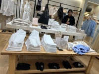 Pin page NEW STORE DESIGN 2024에 있는 핀 - 2024