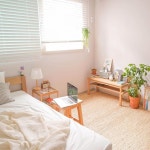 리리네집’s Instagram profile post: “벌써 구월이라길래 붙잡고 싶은 여름의 방 사진을 올려본다. 이제 가을을 맞이해야지🌝” - 2020... 