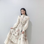 APRIL on Twitter: [#나은] ‘작은 아씨들’ 보고 있는 건가 Hoxy...❔ 공주님 MC낭니와 에이프릴의 라라리라라 막방까지... 