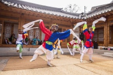 봉산탈춤과 전통놀이 부럼을 체험할 수 있는 시간이었군요...  동영상도 감상하시기 바랍니다.   #정월대보름 Great Full Moon https://en.... 