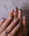 네일다이어리 on Instagram: “✔️워킹투더문✔️쏠라빔... 🛒초승달,뉘앙스골드 #블랑블랑 👉🏻 @bla… | Nails, Beauty, Photo and... 