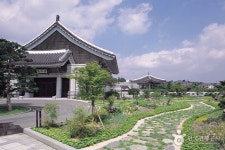 Cheong Wa Dae (Blue House) (청와대) Take a tour of the South Korean Presidents residence, the Blue House. ~K | Blue house, Korea... 