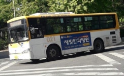 광고에 있는 무진 정님의 핀 | 버스, 광고