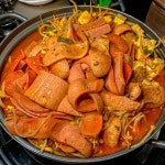 터트려 치즈랑 같이 싸먹으면 감탄...😇 7000원이라는 혜자스러운... ✔️논현역 #후문포차 ✔️매콤짜파게티 7,000 부대전골 25,000 해물파전 28,000... 