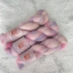 다몽스튜디오 손염색실 핸드다잉얀 on Instagram: 🧶 마법의 성🧚... 뜨개질 다몽스튜디오 손염색실 핸드다잉얀 on Instagram: 🧶 마법의 성🧚... 