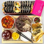 Pin page 악질여사네집밥&술안주💘맥럽이네식탁koreanfood on Instagram: “분식 먹어요😊 . . 김밥 두줄 싸고~ 튀김 순대 사와서... 