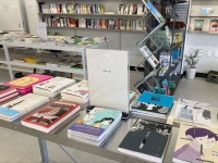 책방 Pin by 강다방 이야기공장 on 국내여행 | Turntable, Music instruments, Crosley turntable
