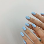 easynail on Instagram: “역대급 이쁜 손이였어여 💛 🙂 #띵콥백칼라... 셀프케어 하지마세요 젤 억지로 뜯지마세요 손톱보다 지문쪽을... 