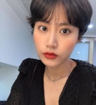 Pin page 베르니 메이크업 이정✨ on Instagram: “. #데일리메이크업 치크-#3ce#fullofcharm#softsalmon 립-#클리오#매드벨벳틴트... 