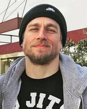 Pin by Michelle Brandy on Charlie Hunnam in 2022 | Charlie hunnam, Charlie, Charming charlie