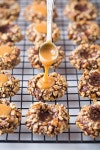 Salted Caramel Turtle Thumbprint Cookies | Cooking Classy | 베이킹 레시피, 카라멜, 음식