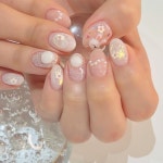 다혜킴네일 | 홍대네일•마곡네일 on Instagram: 고객님들의 마음을 흄텨버륀,,,🤍🐰 #다혜킴네일_토끼정원 70,000원 @yogo_korea #밀크잼... 