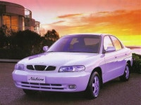 Daewoo Nubira Sedan 1997–99 | 자동차, 자동차 오토바이