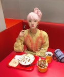 CHERI 챌미 on Instagram: “홍대 새로 오픈한 할랄가이즈 다녀오기.  뉴욕에서 먹던 그 맛 그대로 🥤+♥️ 맛나잖아... 