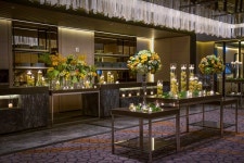 봄을 맞이하며, 포시즌스 호텔 누리볼룸의 리셉션 홀은 노랑 컬러의 플라워가 맞이합니다. 그린&옐로우는 싱그러운 느낌으로 보는 사람으로... 