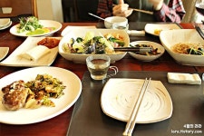 수지구 한정식, 수지 소모임 장소로 좋은 미젠 한정식 | Table settings, Table