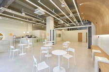 화이트&우드톤 깔끔한 디자인의 60평 애견호텔 & 유치원 & 미용실 인테리어 업체 화이트&우드톤 깔끔한 디자인의 60평 애견호텔... 