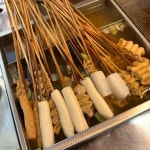 영건윤 on Instagram: “#부산 #부산어묵 #물떡 부산의 맛 🤩 떡볶이 3일 내내 먹음”