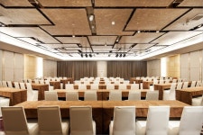 연회장(BANQUET HALL)에 있는 구리 숭님의 핀 | 연회장