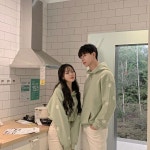 커플룩 시밀러룩 1위 / 자체제작 THEXXXY더엑스 on Instagram: “유니크한 데이지 소매의 후드୧( “̮ )୨ 크롭기장과 남여공용 기장 선택... 