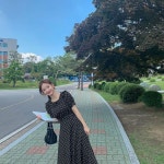 은또(또블리) sur Instagram : 오늘(14일) 오후 다섯시 ! 첫파스 오픈인 제작도트프릴원피스 ♥︎ 내가 입고싶어서 만든...