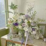 vase idea에 있는 Pattaroj Rotditsayachai님의 핀 | 꽃, 꽃집