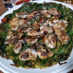 오동통한 굴 쏟아부은 #쑥굴전 지금이 딱 제철이니까 #부전시장 가야해!! #부전시장맛집 #경북식당 (부산진구 중앙대로 769번길 6-1)”